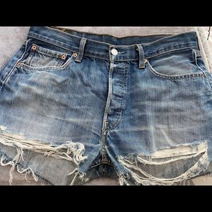 LEVI’s Vintage cut offs size M